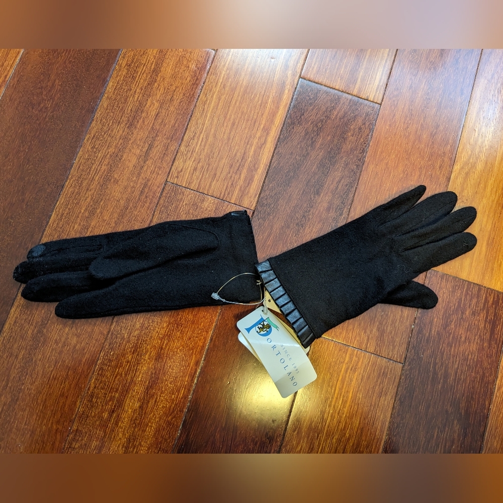 Portolano black wool/cashmere gloves with leather ruffle trim